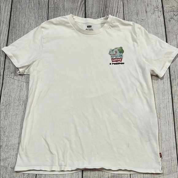 Levi's x Pokémon Crewneck Tshirt Size Large - Picture 1 of 9